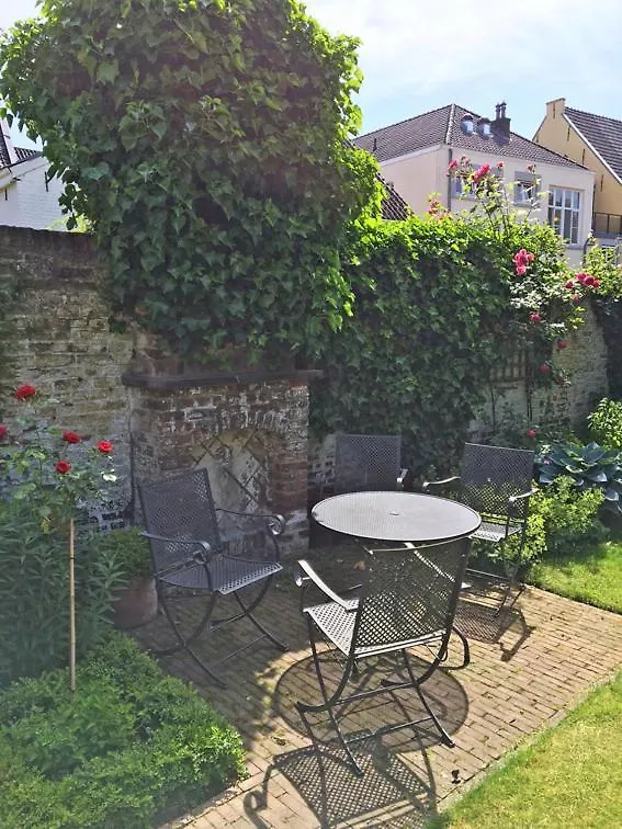 Bed & Breakfast In Monumental House Maastricht Centre